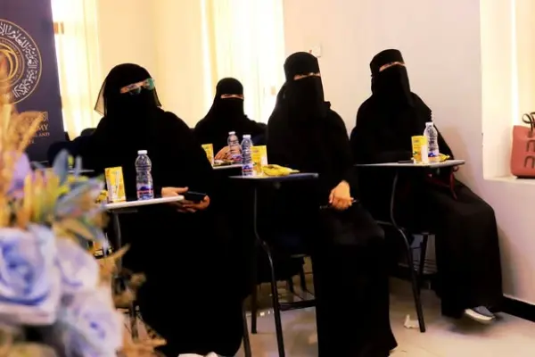 الأكاديمية العربية للعلوم الإدارية والمالية والمصرفية – مأرب تستقبل طالبات الثانوية والخريجات ضمن برنامج «تعزيز القدرات»، في زيارة تضمنت ورشة حول الذكاء الاصطناعي واختيار التخصص الجامعي وجولة تعريفية بمرافق الأكاديمية.