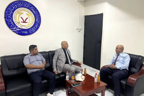 استقبل الأستاذ الدكتور مراد محمد النشمي مدير فرع الأكاديمية العربية في مكتبه بعدن، الأستاذ الدكتور محمد حمود القدسي رئيس جامعة إقليم سبأ