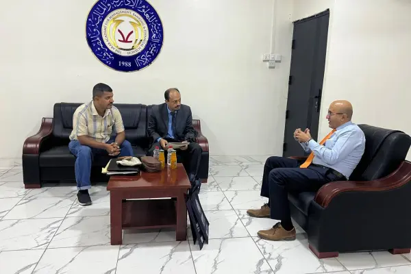 مدير فرع الأكاديمية يلتقي رئيس الهيئة العامة للبريد والتوفير البريدي
